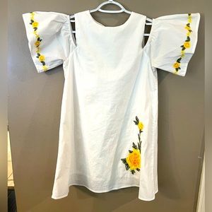 Boutique Brand Miami white flower dress in XS
